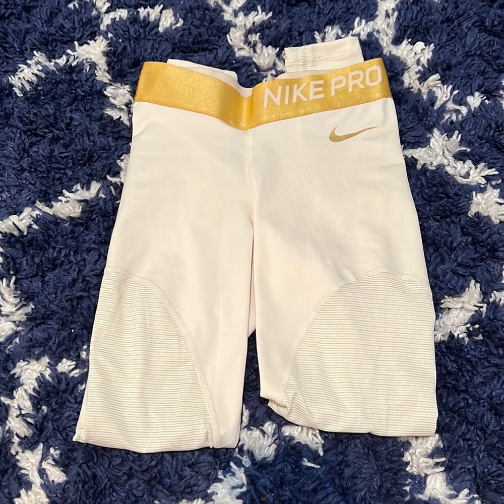 New Nike leggings and sports bra set